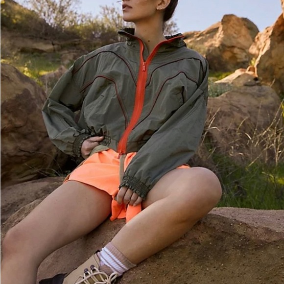 FREE PEOPLE-Movement - Starting Lineup Windbreaker - Picture 4 of 7